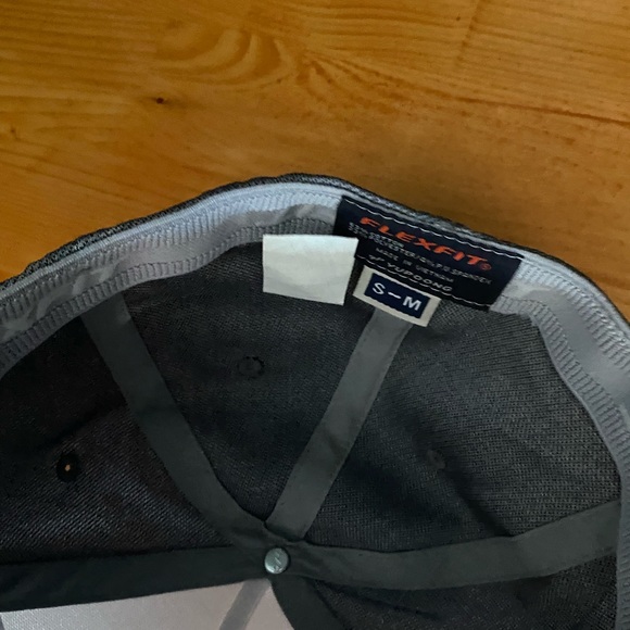 Travis mathew hats - Picture 5 of 14